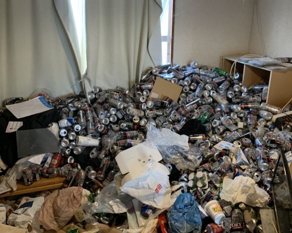 杉並区にてハエのわいた大量のゴミ屋敷のお片づけ